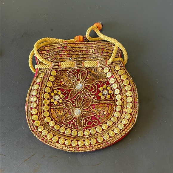 Bohemian Pouched Beaded Bag. D250 - Picture 1 of 5